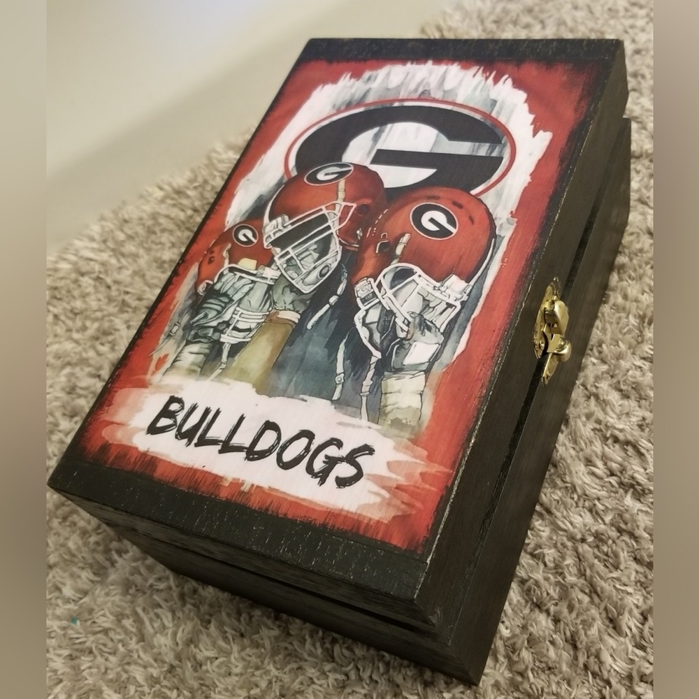 Georgia Bulldogs painted wooden Keepsake Stash Trinket box